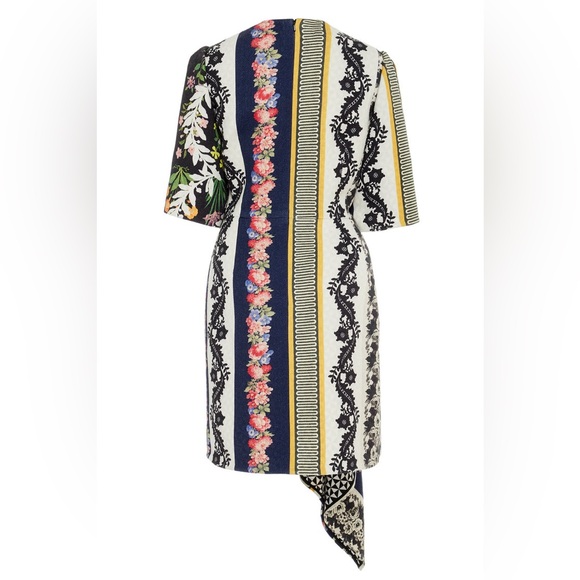 Oscar de la Renta
Asymmetric Floral-Print Wool-Crepe Mini Dress - Picture 2 of 3